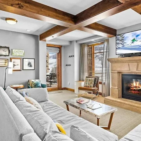 Ski-In & Out At Canyons, Pet-Friendly, Cozy Fireplace, Sleeps 10